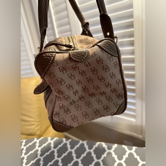 DOONEY & BOURKE Doctors Satchel, Signature Fabric, Pebble Leather Accents 🤎 - Picture 3 of 17